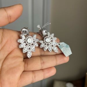 Zirconia by Swarovski earring! ✨